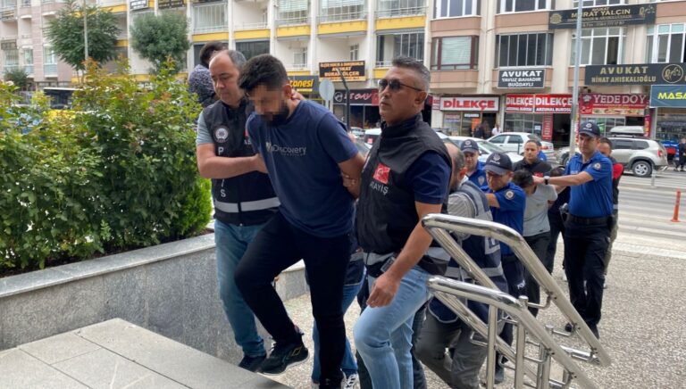 basiniz-belada-diyerek-15-milyon-lira-vurgun-yaptilar-mS2CDjsv.jpg