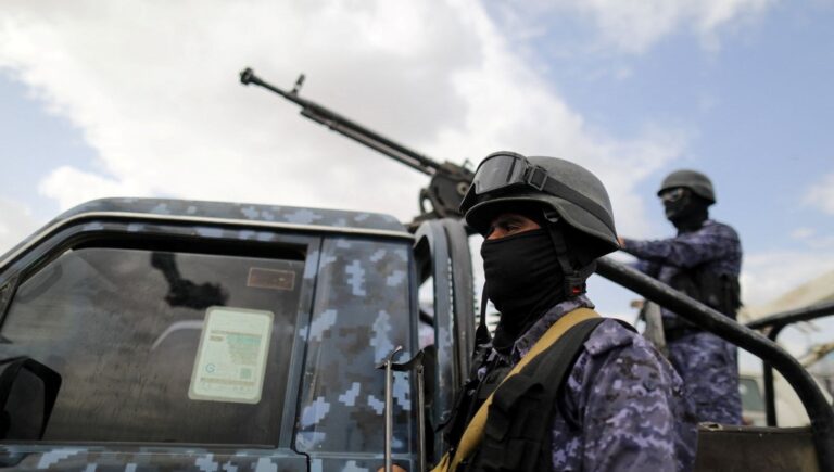 israil-yemeni-vurdu-fuze-usleri-hedef-alindi-fzp6LwSZ.jpg