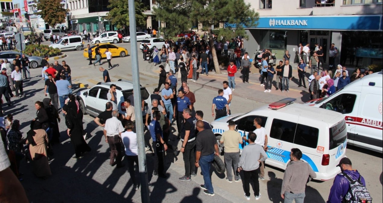 cankirida bicakli sopali kavga yaralilar var Q9i83nZV