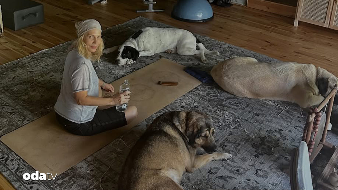 sertab erenerden duygusal veda mPMFaRT5