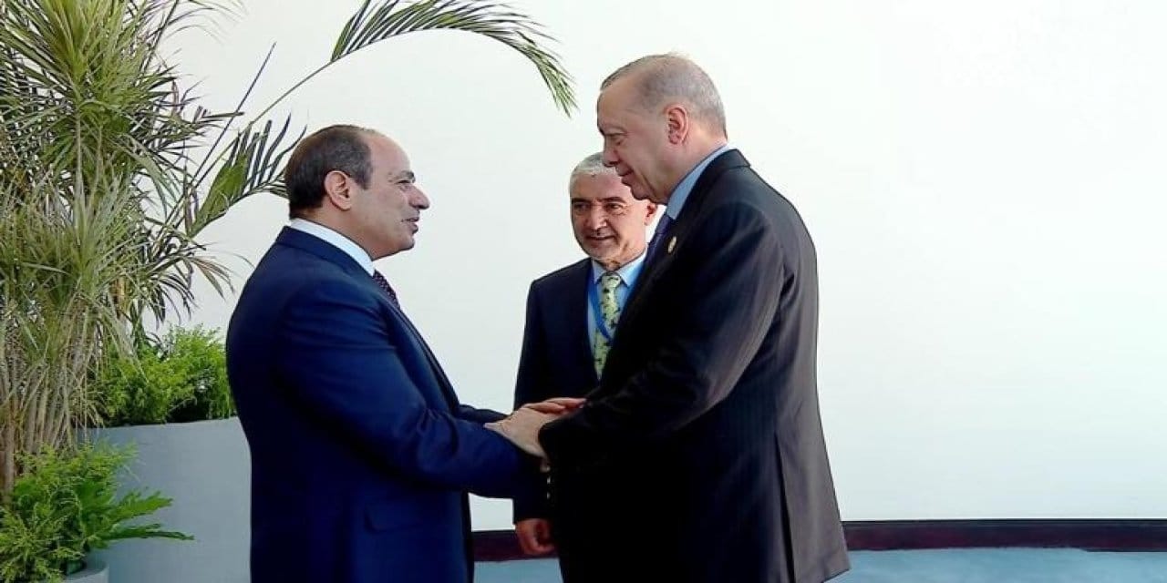 erdogan misirda sisi karsiladi 6sk6VnLD.jpg