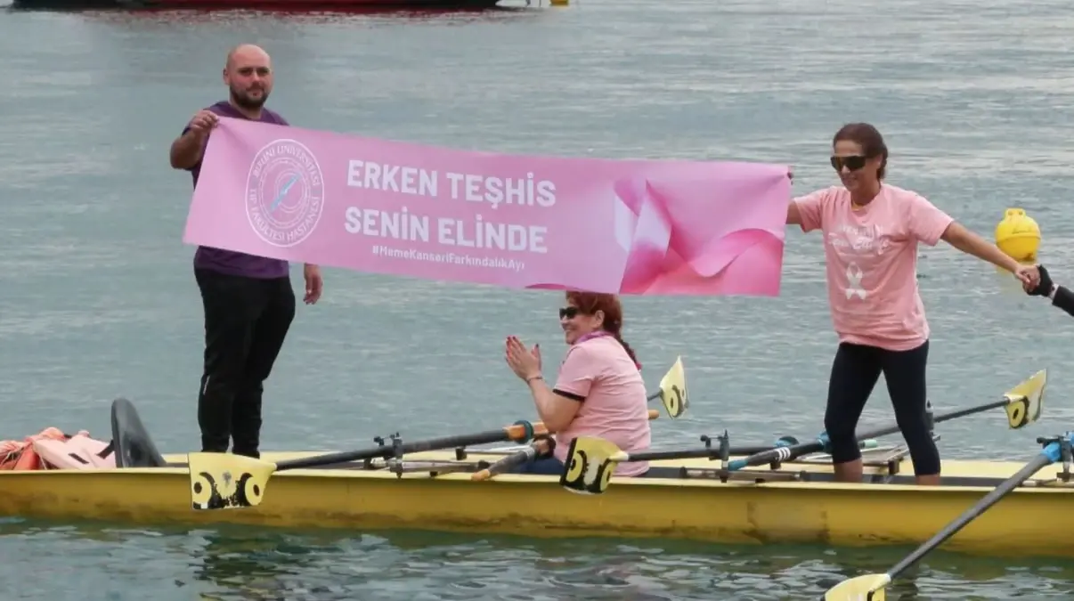 Kadıköy’de Meme Kanseri Farkındalığı İçin Kürek Etkinliği Düzenlendi