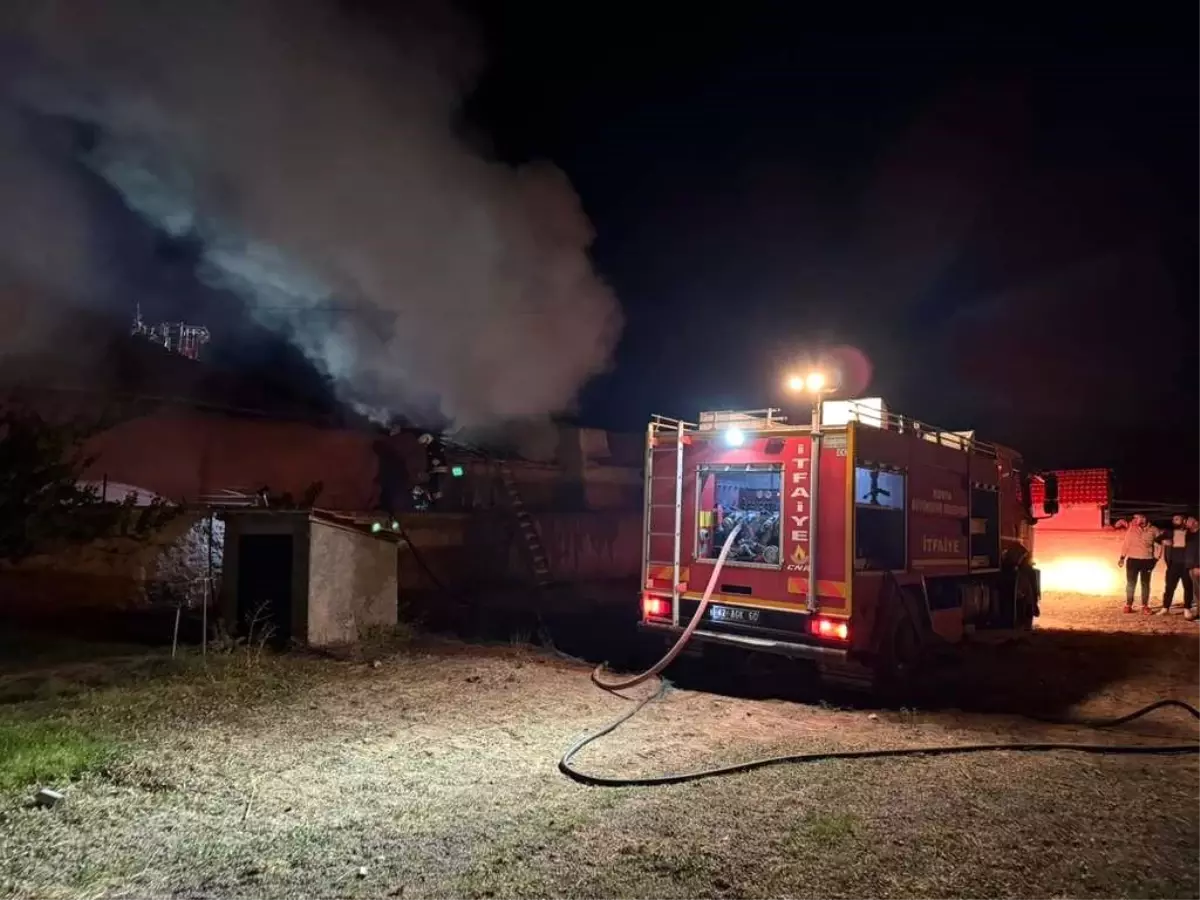 Konya’da Evde Yangın: Kalorifer Dairesi ve Çatı Zarar Gördü