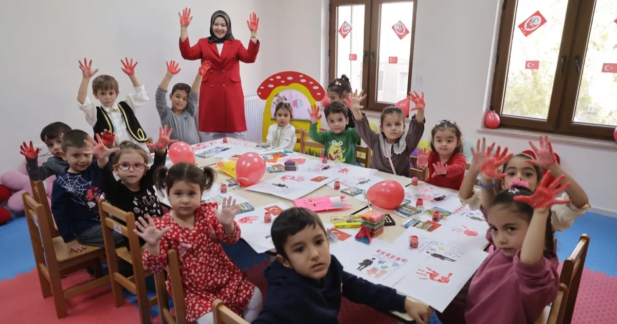 nevsehirde cocuklara yonelik cumhuriyet bayrami etkinligi EkwHD41z.webp