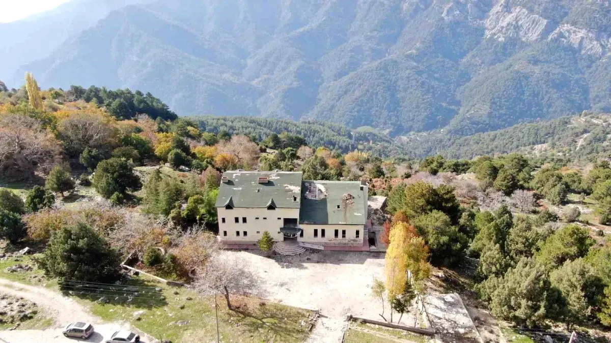 Aydın’daki Paşa Yaylası Oteli Yeniden Hayat Bekliyor