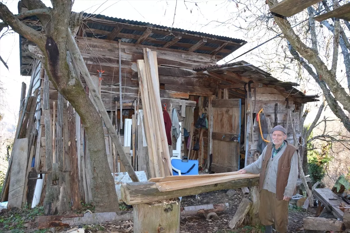 87 Yaşındaki Usta Kürek Yapımına Devam Ediyor