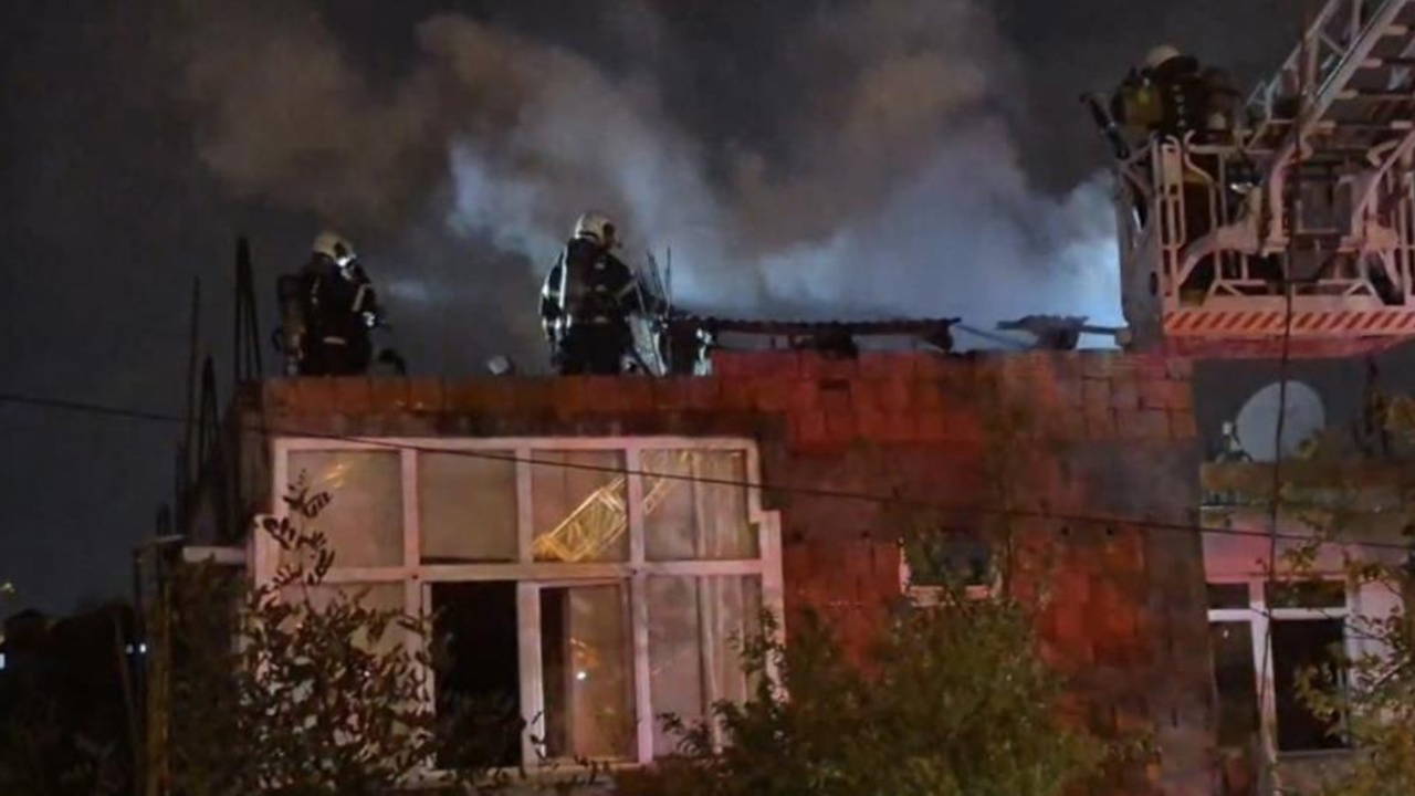 Kocaeli’de Çatı Yangını Korku Yarattı