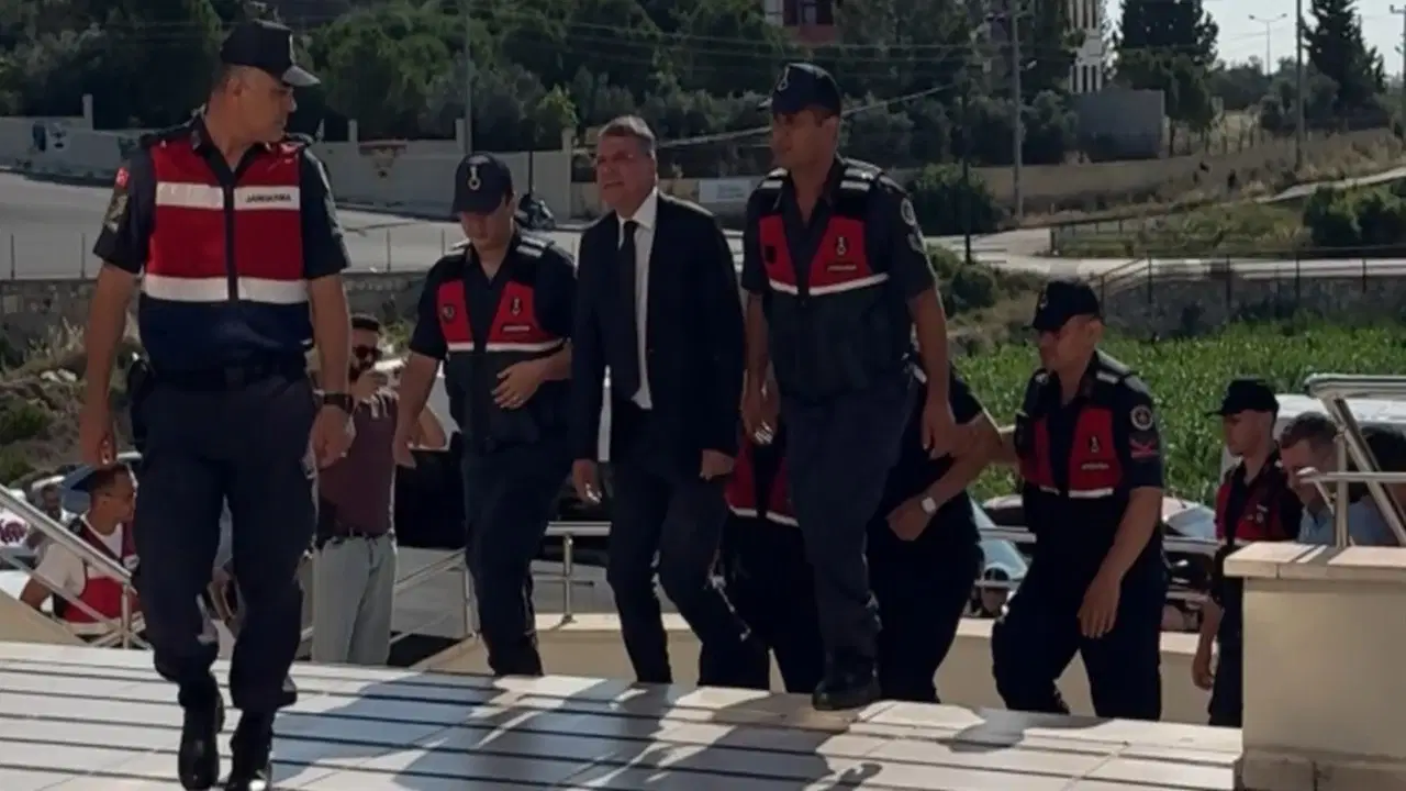 Silifke Belediyesi’ne operasyon: Belediye Başkanı ile 18 kişi adliyeye sevk edildi