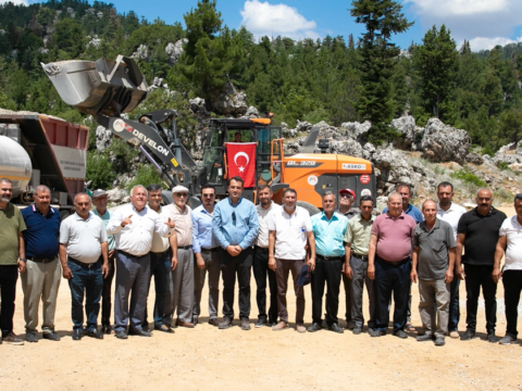 Mersin gulnarda 50 yillik yol sorunu cozuldu 9yeil86B
